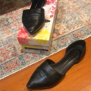 Chinese laundry flats